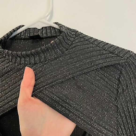 SHEIN Black Silver Metallic Striped Cross Front Cutout Long Sleeve Crop Top 8 10 - Picture 5 of 11
